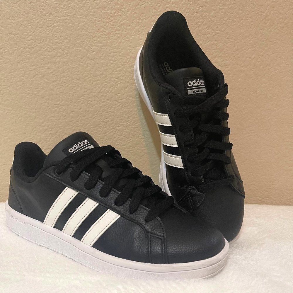 Adidas Neo Cloudfoam Stripe shoe Size 8